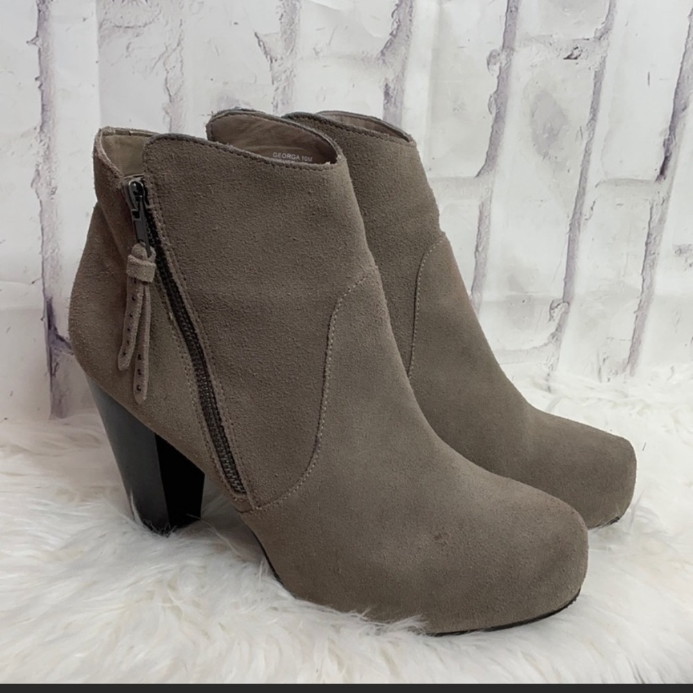 Ankle boots
